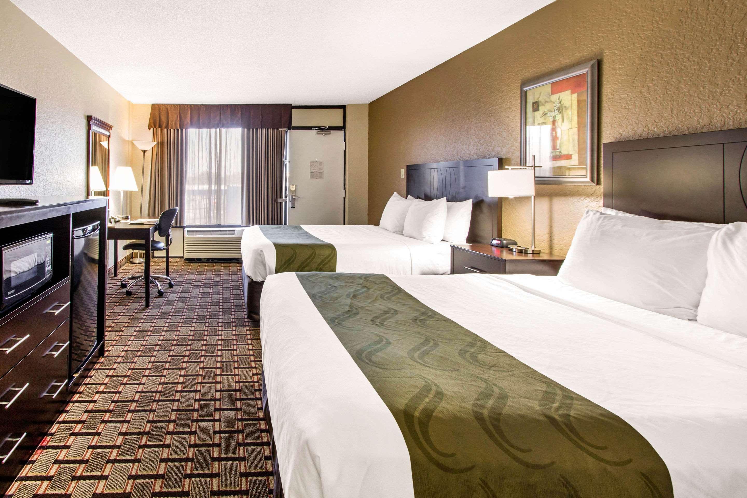 Quality Inn & Conference Center Tampa Exterior photo