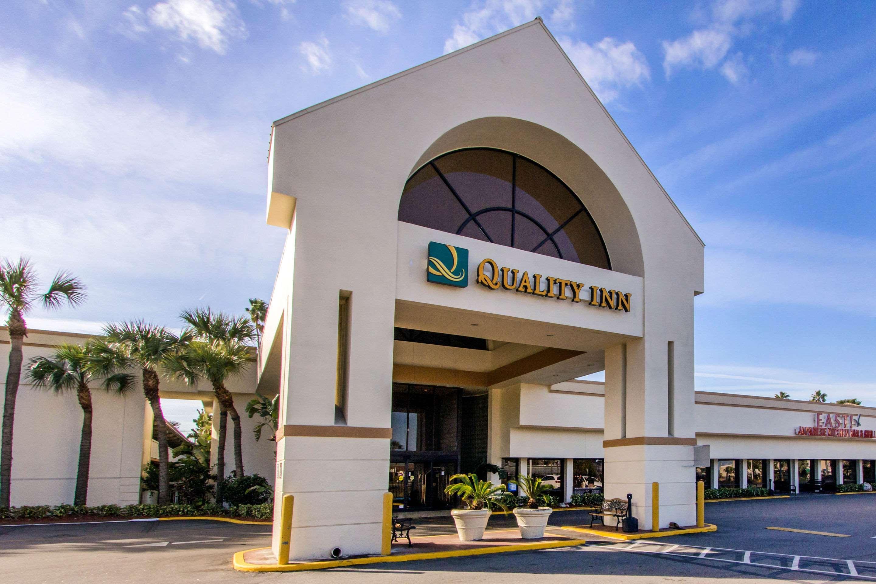 Quality Inn & Conference Center Tampa Exterior photo