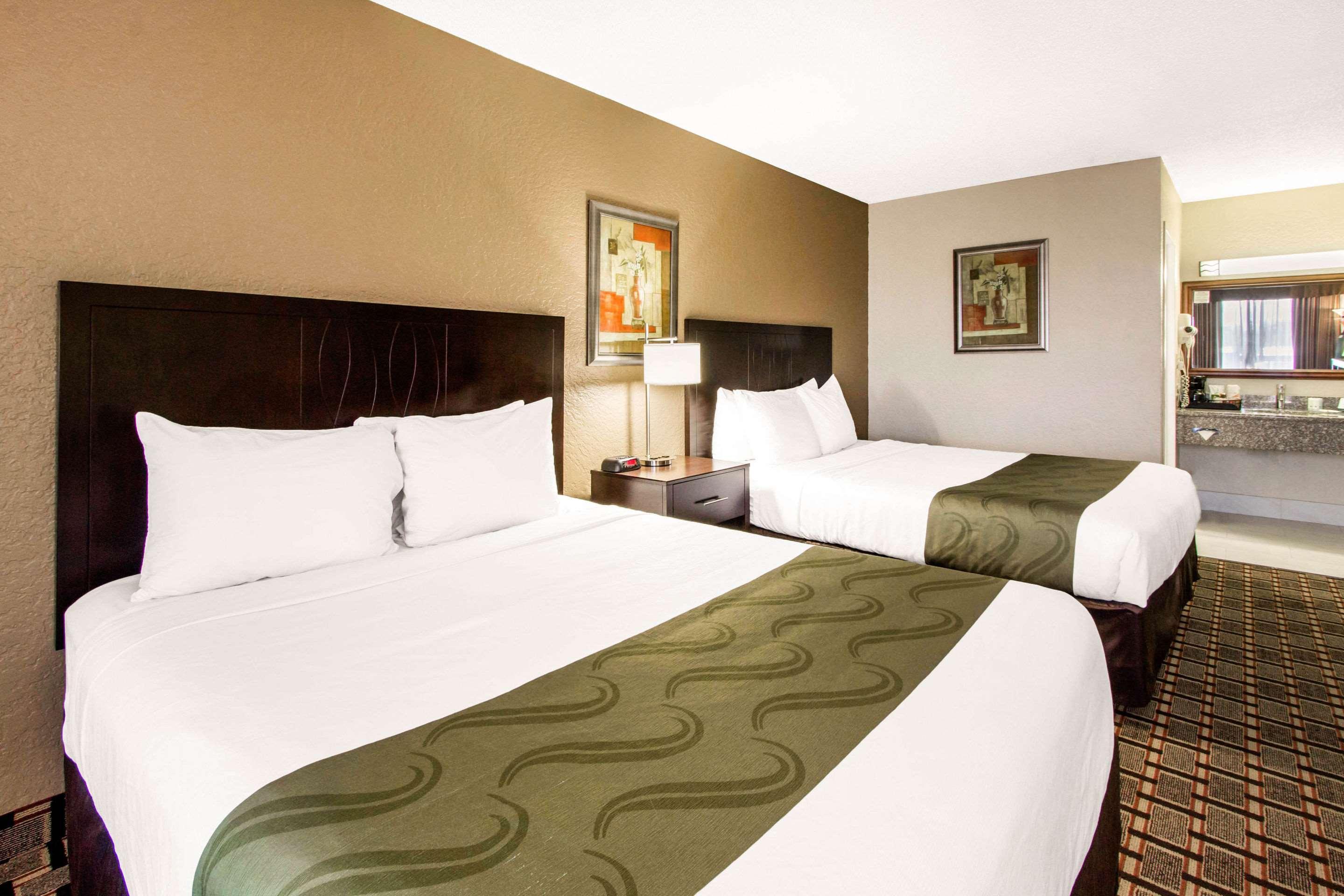 Quality Inn & Conference Center Tampa Exterior photo