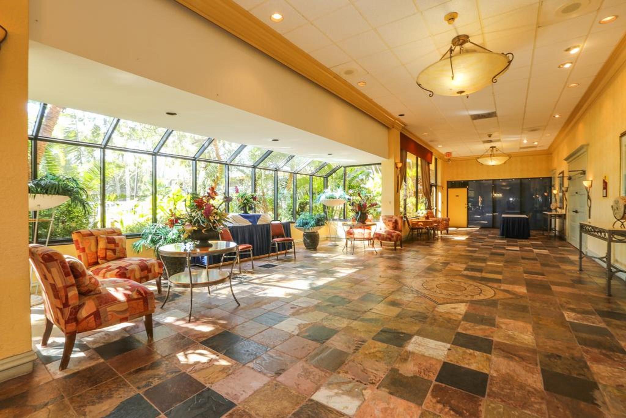 Quality Inn & Conference Center Tampa Exterior photo