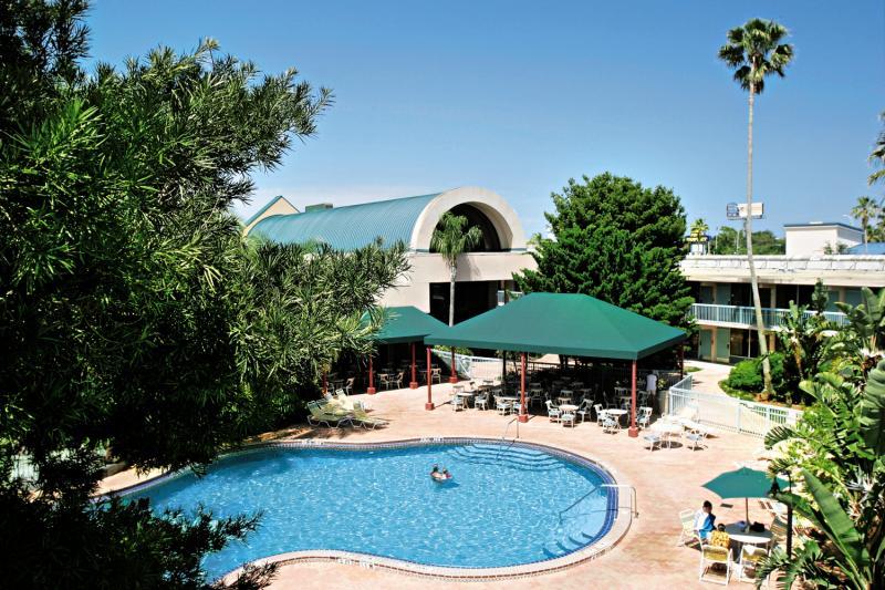 Quality Inn & Conference Center Tampa Exterior photo