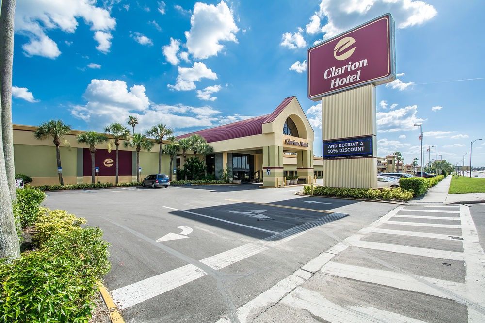 Quality Inn & Conference Center Tampa Exterior photo