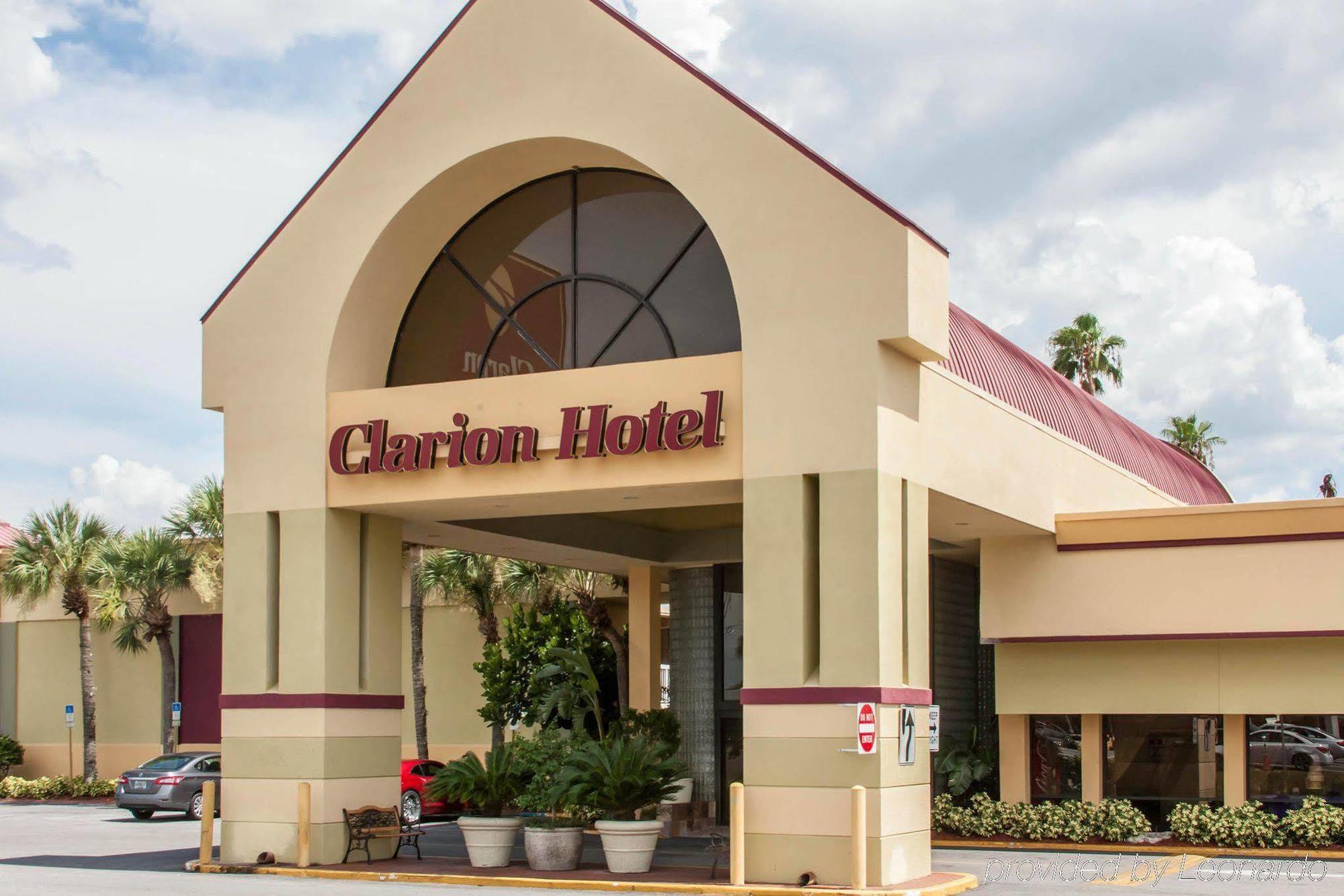 Quality Inn & Conference Center Tampa Exterior photo