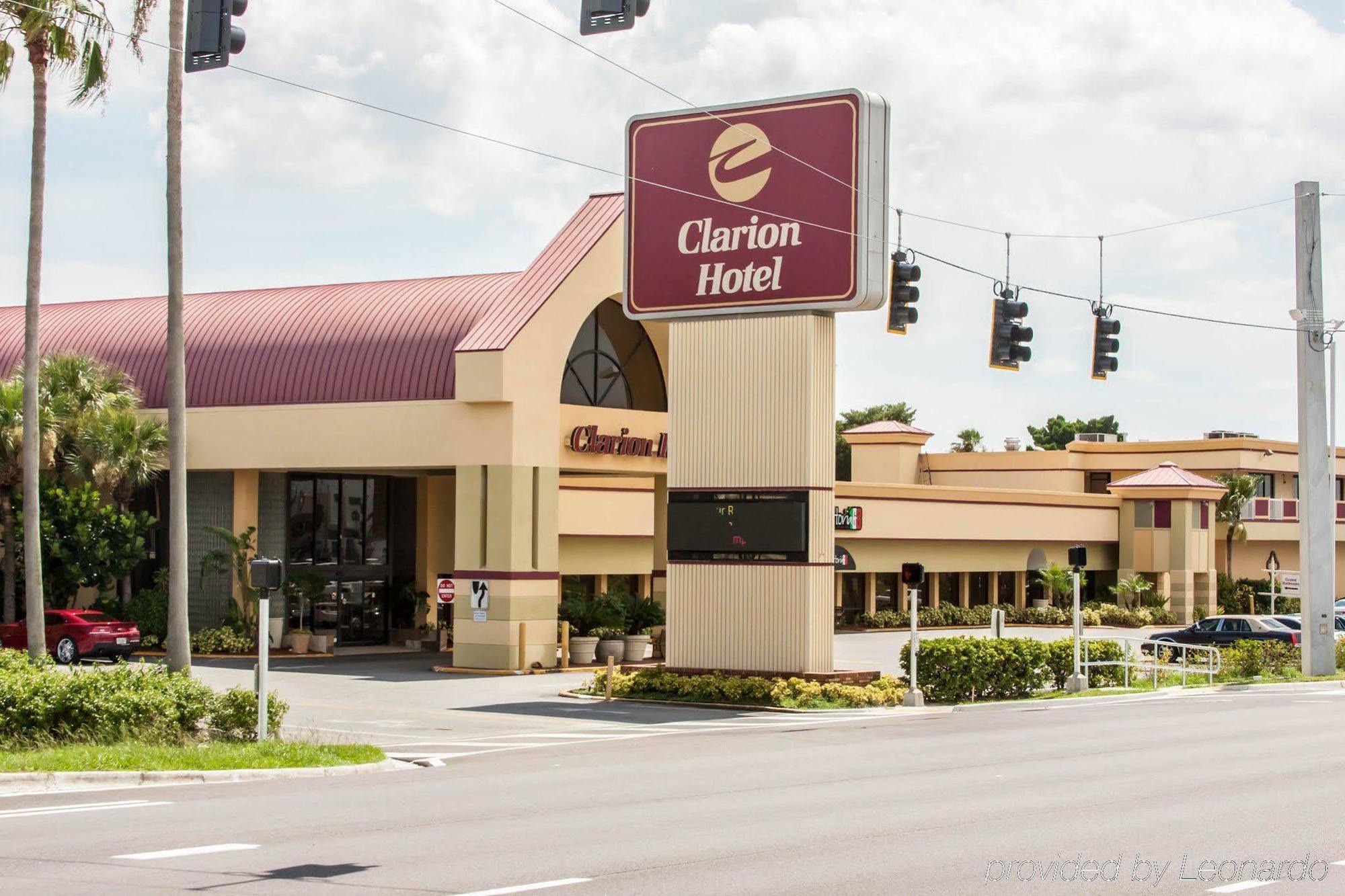 Quality Inn & Conference Center Tampa Exterior photo